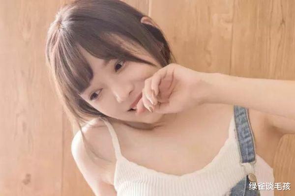 女人开始喜欢你了，会有这6个暗示，大胆拥抱她吧不会被扇耳光的