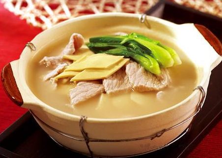 疾病：高尿酸的“真凶”找到了，医生直言：不想肾脏衰竭，4种食物少吃