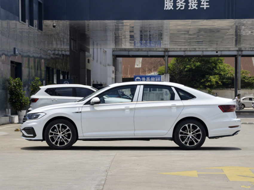 SUV|宝马不要“尊严”了！上市高达19.88万，现跌至13.8万，买思域后悔