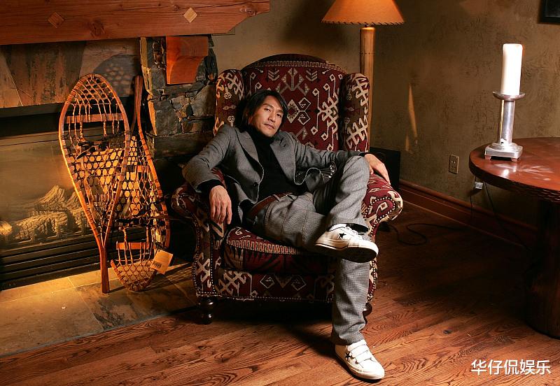 「成龙」《双龙会》幕后冷知识：2成龙加起来，40位导演客串，还是没能打败周星驰