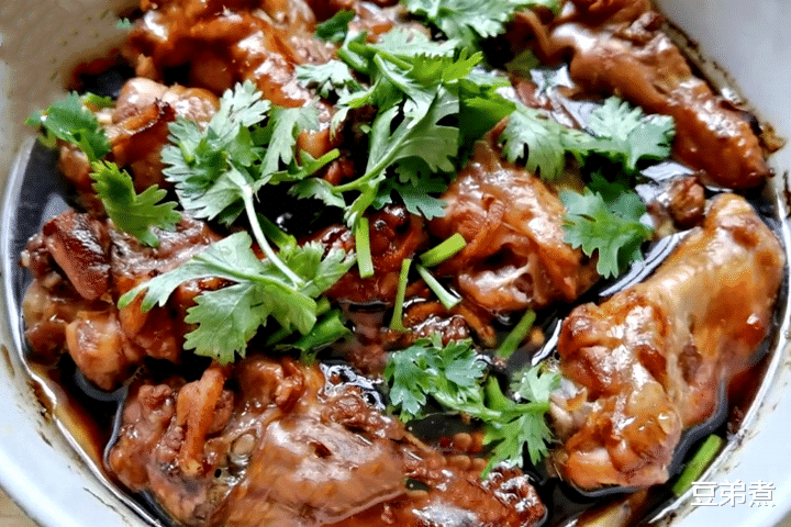 土豆|中秋节最该吃这菜，补钙补铁，简单一蒸，鲜嫩多汁，比牛羊肉好吃