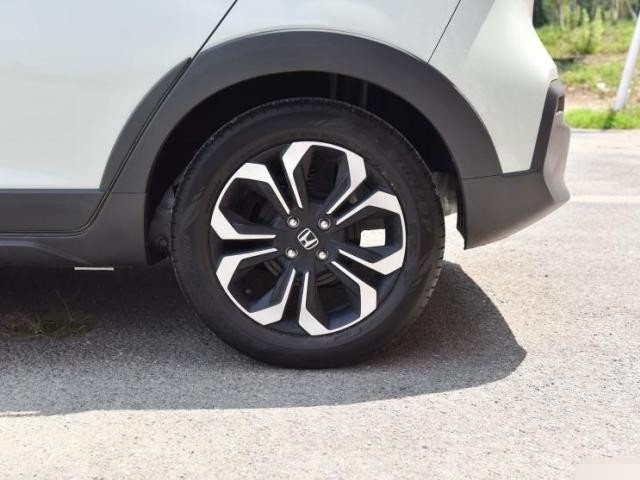 本田飞度|飞度减配严重，啥年代了还整收音机，预售8.18万，你觉得值吗？