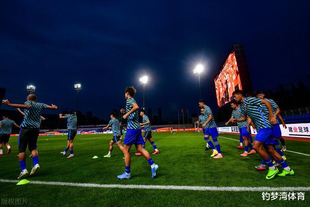 江苏苏宁|拒绝月薪6万续约合同后遭封杀，中超苏宁主帅曾主动邀请入队