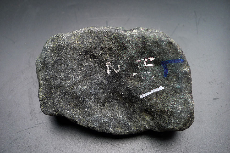 玛瑙|从“破烂王”到珠宝大亨，人生赢家却教你“慎重赌石”