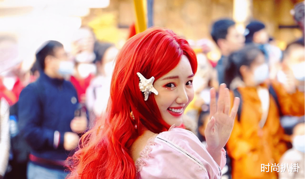 眼妆|没有毛晓彤的童颜不要尝试这么“猛”的cos，闪亮眼妆配红发，绝美