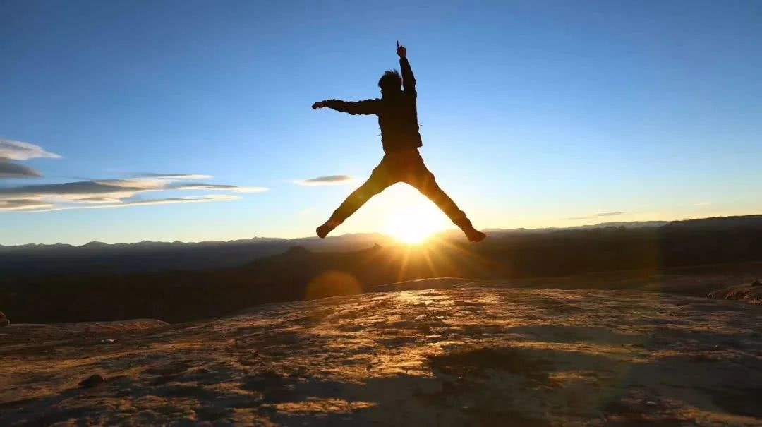 [中芯国际]负债几十万每月收入只有几千，这种情况该怎么上岸？
