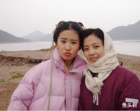 刘亦菲：她是刘亦菲的妈妈，为女儿放弃自己的事业，多年后为成龙客串电影