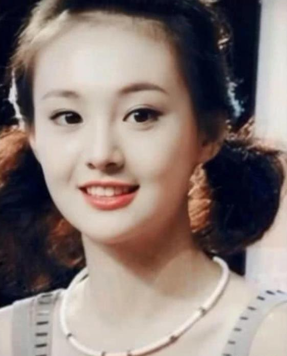 郑爽:郑爽14岁,鞠婧祎14岁,baby14岁,看到赵丽颖:冯绍峰赚到了!