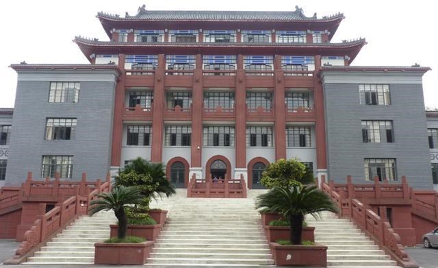 四川大学|西南地区高校的三大王牌专业，师资超一流，学生就业前景一片光明