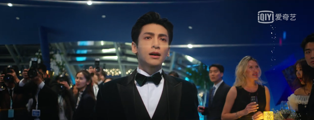 罗云熙|《半是蜜糖半是伤》首播：无脑小甜剧，男女主演被吐槽没有CP感