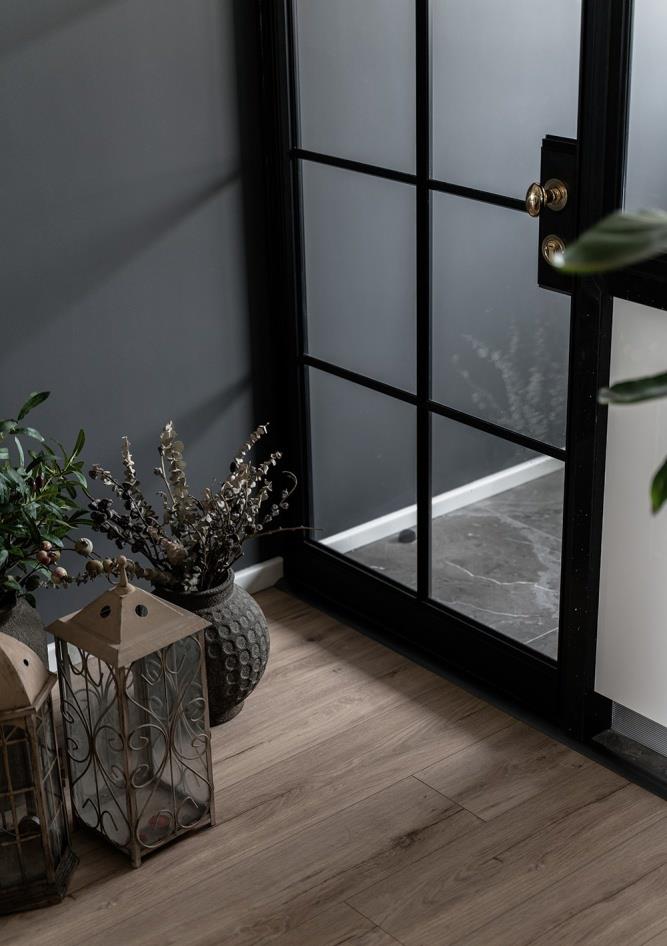 |重装10年老宅,180㎡的家焕发生机,全屋复古精致,露台令人忘忧