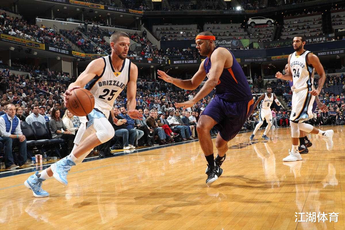 帕森斯▲他用12天巅峰，骗走1.25亿顶薪，签约4年，只拿过一次20分