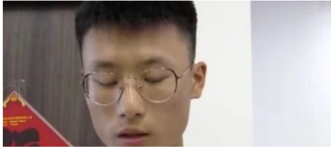 大学|去年,那6个被困在电梯的高考生,集体将酒店高法庭,后来怎么样