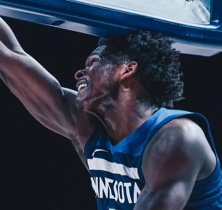 约基奇|撞框扣篮！约基奇看懵圈，00后状元都这样打球？