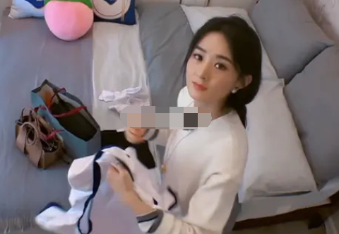 赵丽颖|有种真实叫赵丽颖参加真人秀，面对卧室的镜头，谁注意她进门下意识的举动？