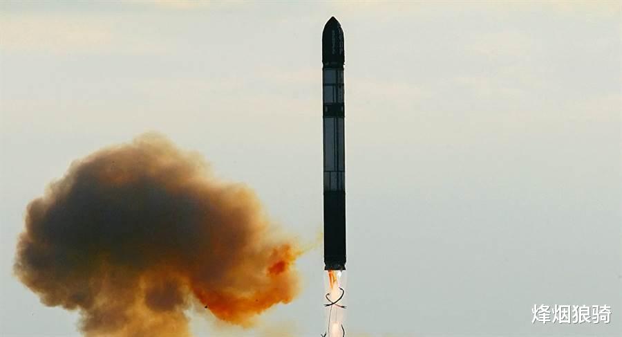 『印度』全球最强洲际导弹已竖起，一枚摧毁10个城市，目标瞄准美国本土