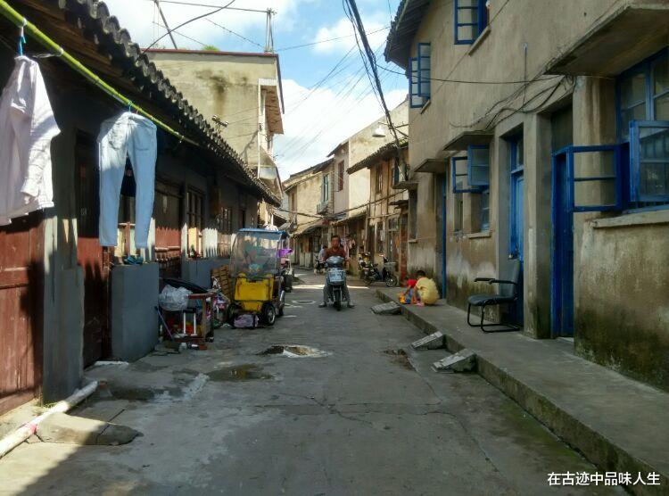『上海市』上海这条百年老街正在消逝，老屋已是荡然无存，古镇保护路在何方