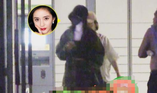 杨幂|杨幂被嘲脸崩后不自信？忙里偷闲在美容店做保养至深夜