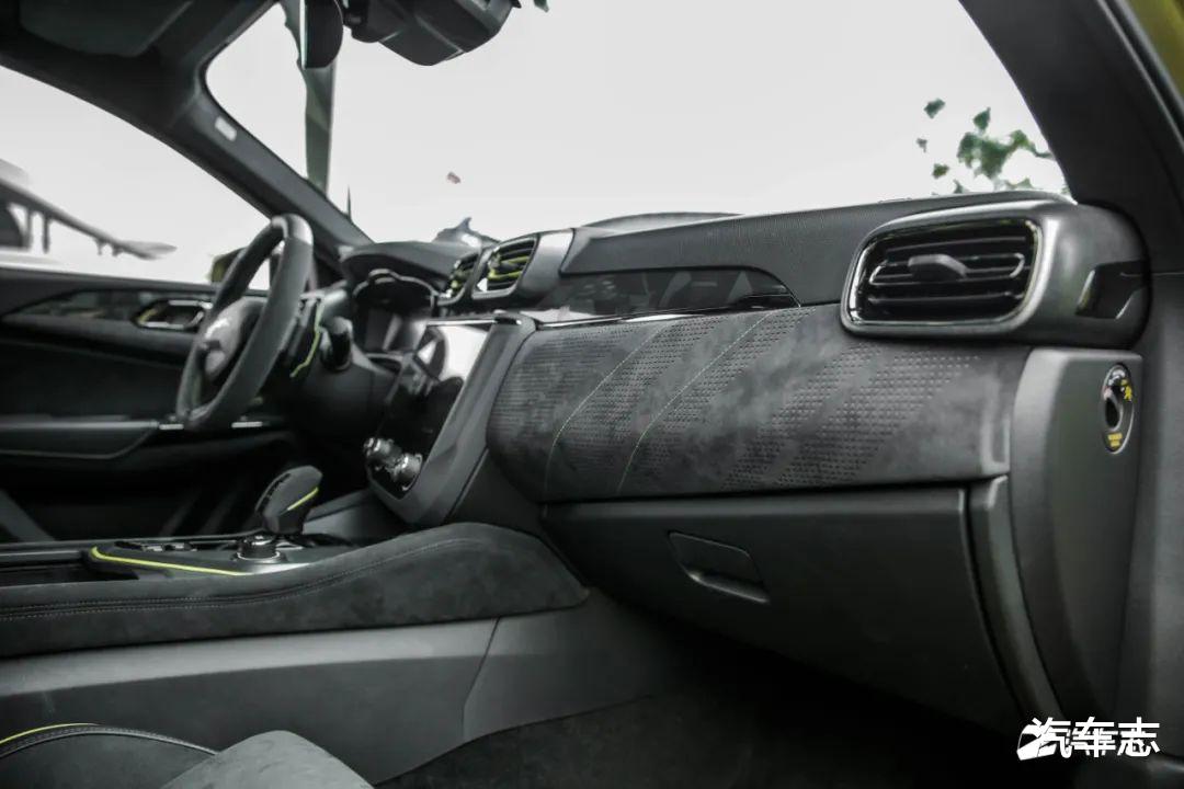 『领克03』领克03+的Alcantara和人造皮一个价？我们找来实车一探究竟