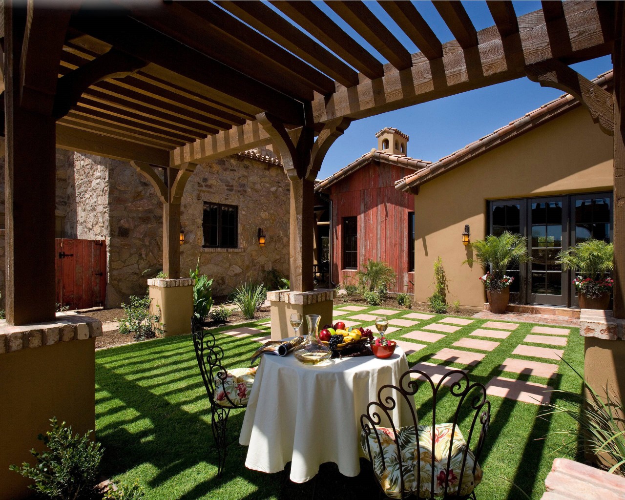 「」14个地中海风“花园庭院”设计，简单清新的特点，美了无数院子