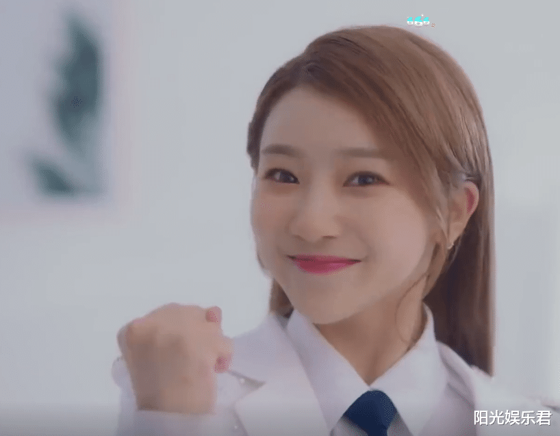 c位：《创3》主题曲林君怡站C位，有谁留意身旁两人是谁，实至名归！