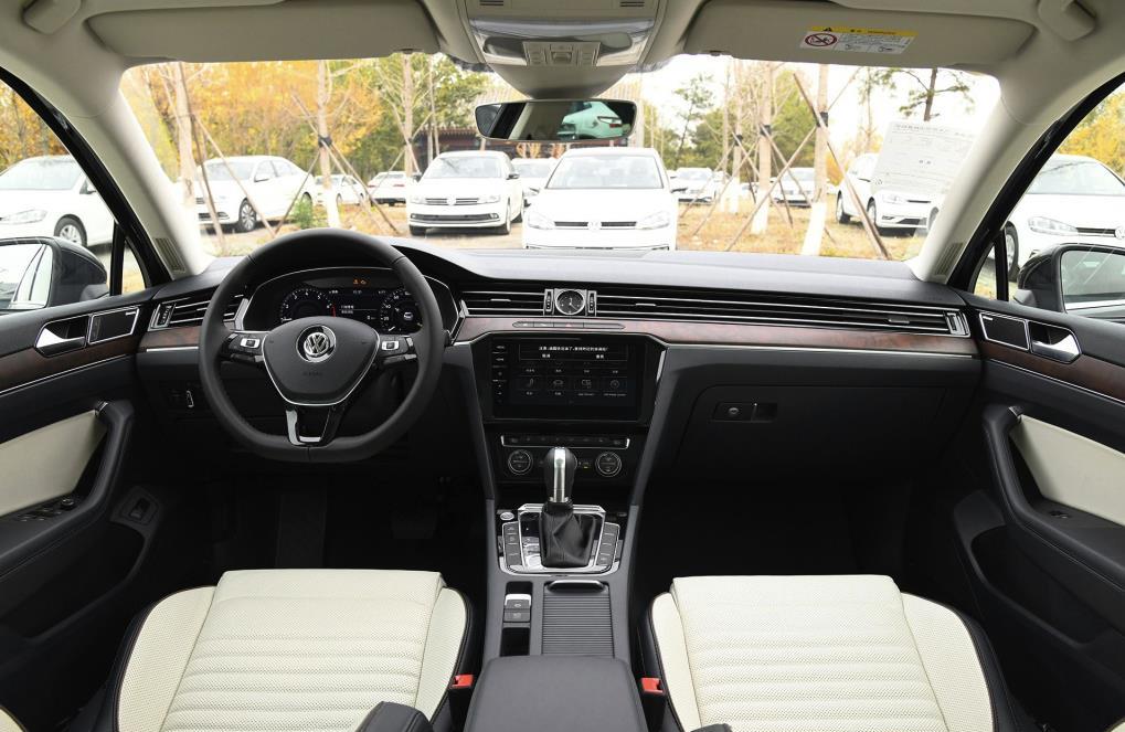 [大众迈腾]开完大众迈腾，再开福特蒙迪欧，谁更有档次？车主分享真实感受