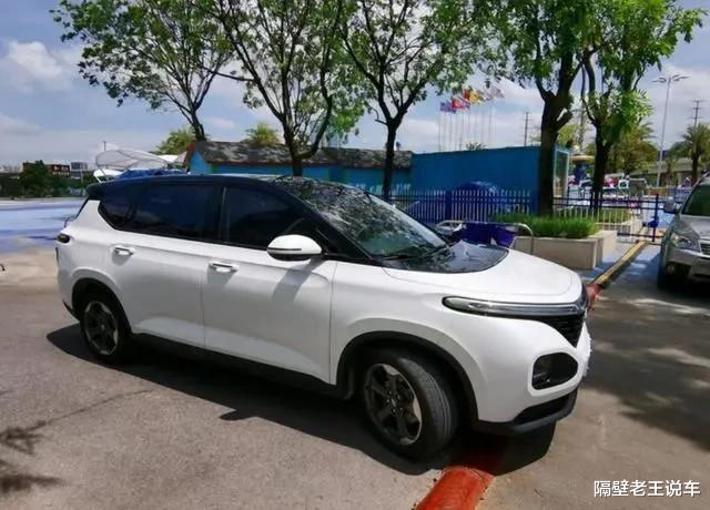 SUV|适合家用的6座车，集SUV与MPV于一身，后排可当3人床，6万就能开走