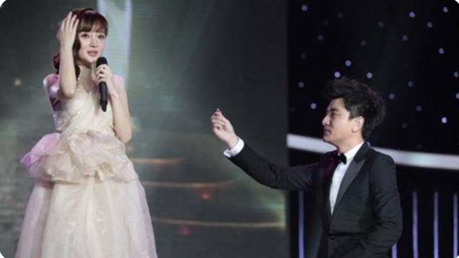 李小璐|分开2年堪比“整容”，贾乃亮依旧没变，李小璐却判若两人