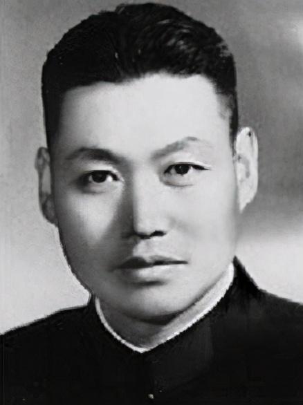 长征|红军长征时共有12个师，师长分别是谁？后来谁军衔最高？