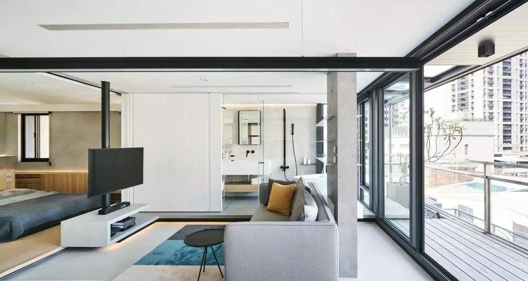 「」沙发不靠墙，还能靠什么？聪明人都这样做，实用又美观！