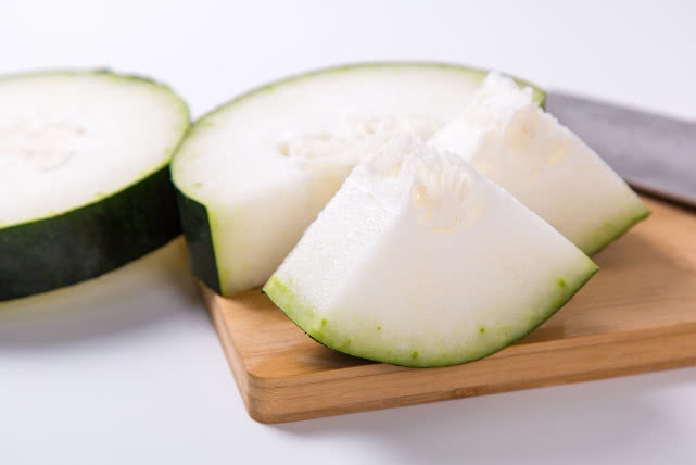 『黄瓜』减肥者常吃些“刮脂”食物，热量低还能产生饱腹感，轻松瘦下来
