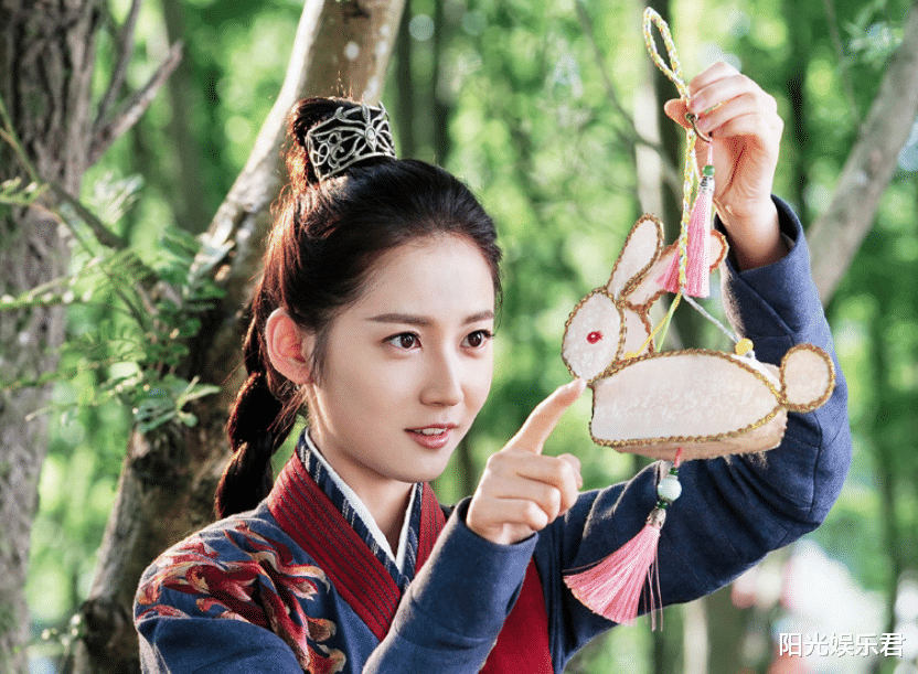 罗云熙@罗云熙新古装剧官宣，原以为女主够美了，看到女二后瞬间变心！