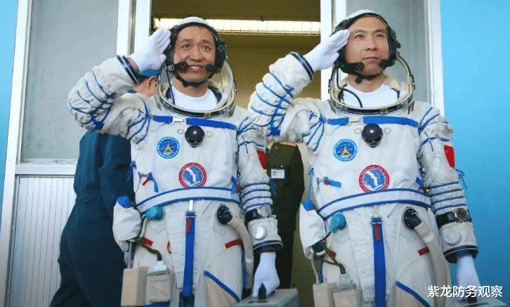火箭▲美国人又要失望了，南海方向传来一个好消息，俄罗斯也望尘莫及