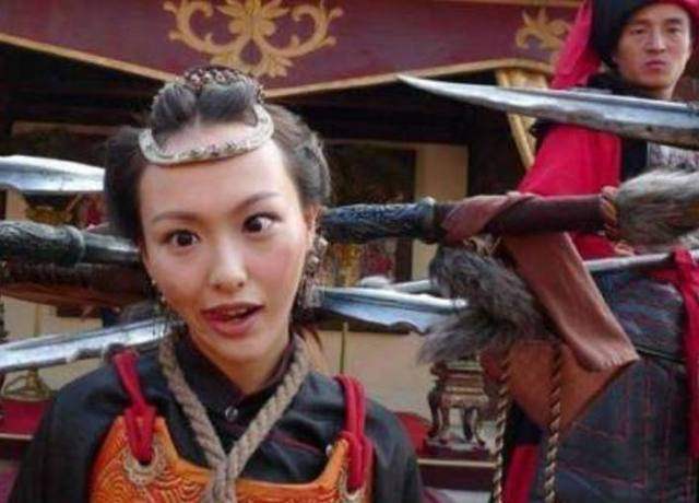 |女明星拍被绑戏，别人都在认真演，图5你是当观众瞎了吗？
