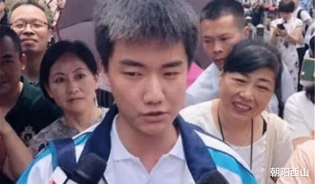 浙江省|浙江考生林欢高考提前交卷，笑称“太简单”，他考了几分？