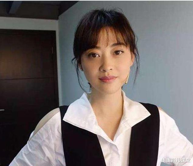 谢娜|“生了个自己”啥体验？戚薇都不算啥，梅婷女儿连黑眼圈都不放过