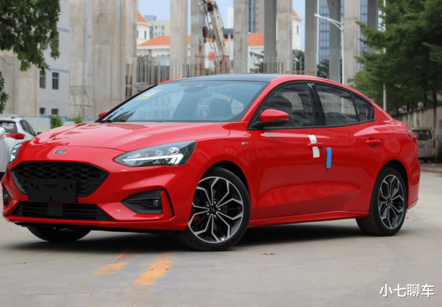 #福克斯#福特“实力派”代步车，比本田思域帅气，176马力+8AT，油耗5.4L