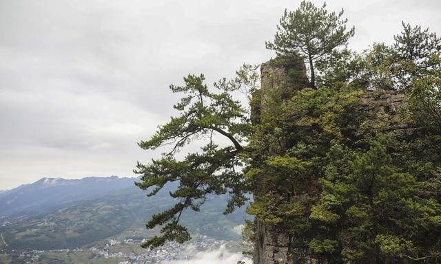 恩施大峡谷|神秘北纬30度隐藏着长达百公里的峡谷裂缝,地下暗河堪称世界之最