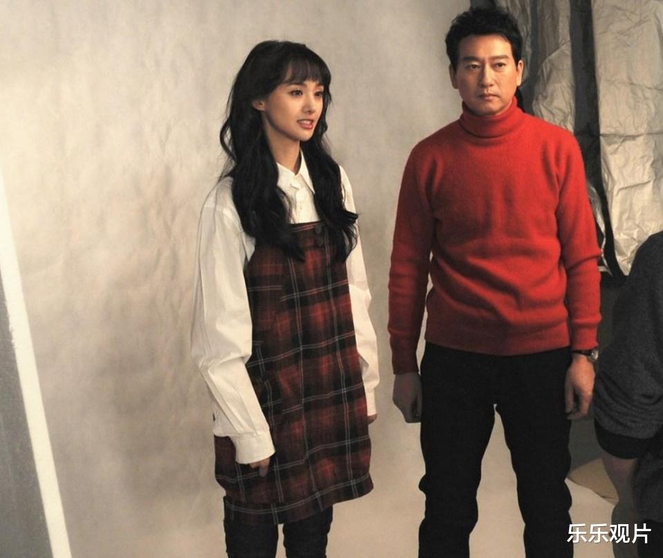 郑爽|父女三观一致,郑爽爸爸的回应令人气愤,称女儿在实现自我价值