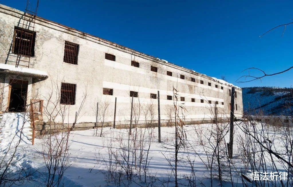 悟法析律|一个人如果进了监狱，不干活会怎么样呢？