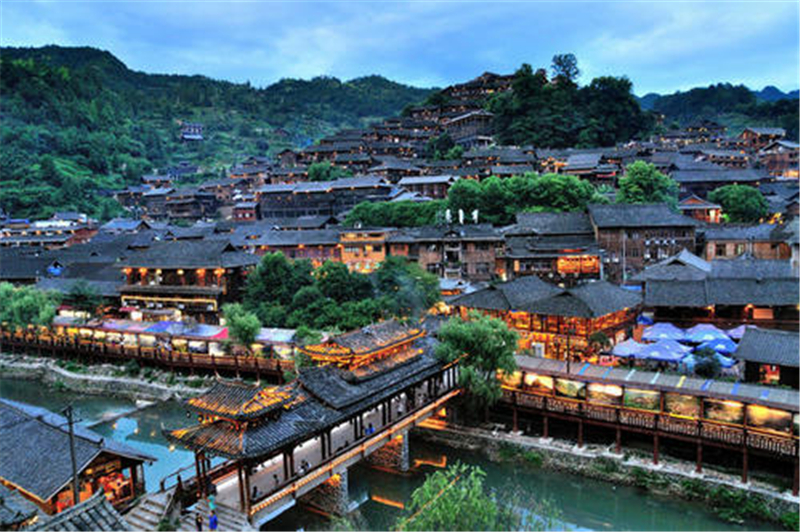 桂林|贵州“最赚钱”景区，10年收入翻十倍年收入64亿，游客却不愿再去