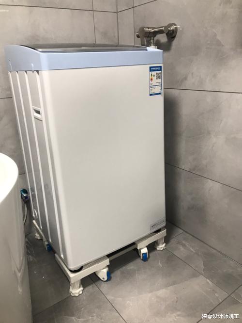 【】洗衣机太矮，顺手砌了个底座，仅仅20公分，拿取衣服是真轻松不少