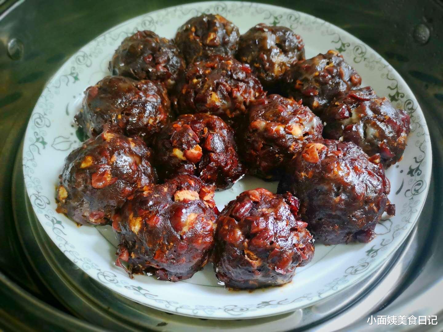 粘豆包▲夏天，早餐就吃它，不揉面不发面，粉糯香甜，儿子1口气能吃5个