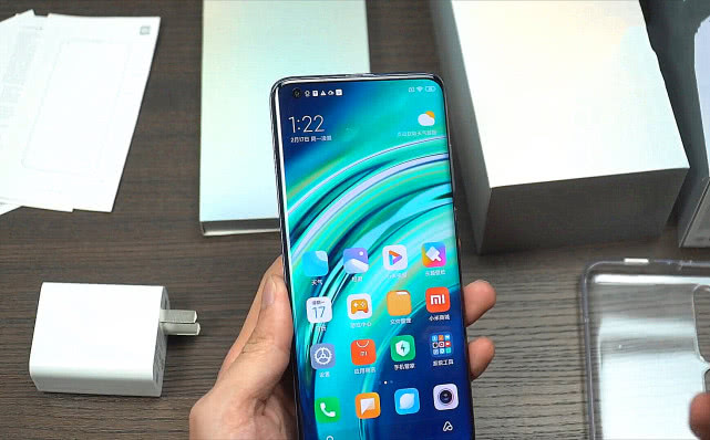 小米科技▲阻击魅族17,小米10高配跌至标准价,选择纠结了!
