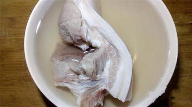「猪肉」猪肉吃不完，切记不要放冰箱！肉贩子教我乡下土方，放半年都不坏