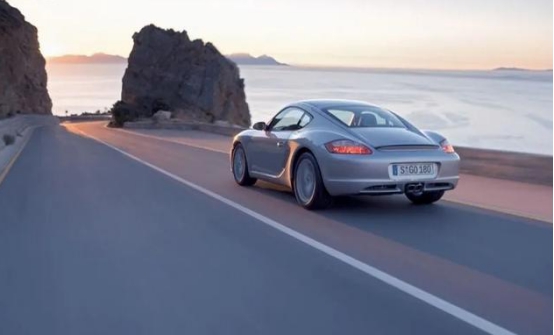 轿车|一个人开轿车700公里，和开suv700公里的人，什么体验？