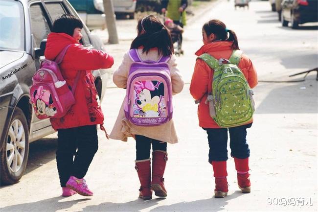 『中小学』浙江中小学1500名学生现发热,医生急提醒:孩子最好别戴这种口罩