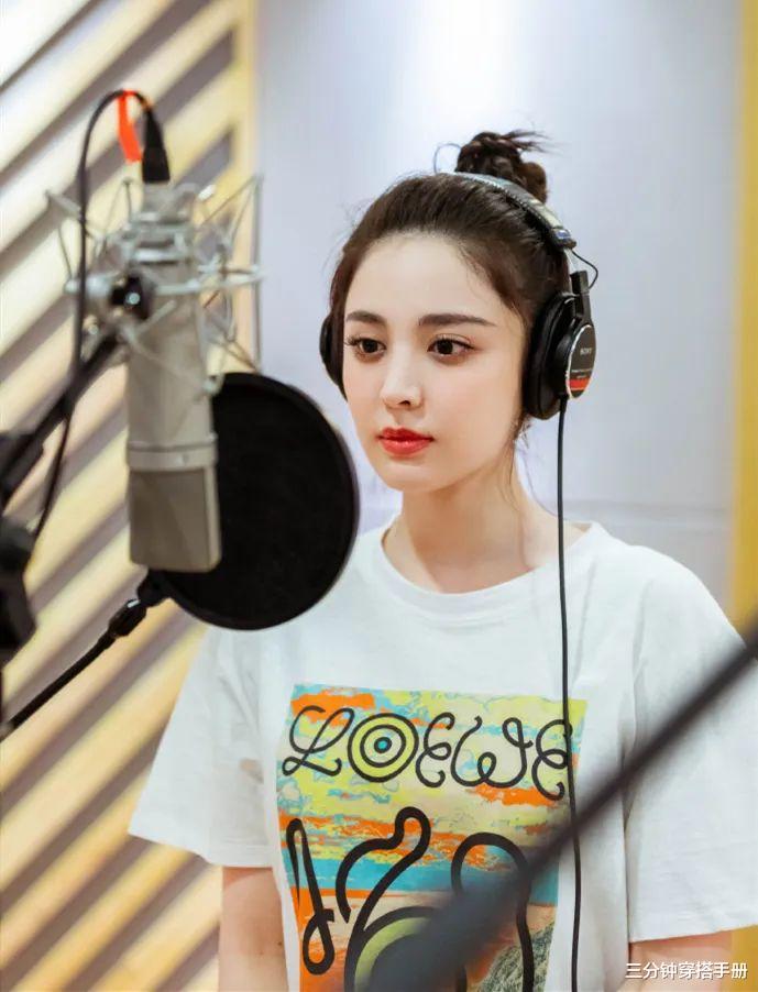 「古力娜扎」古力娜扎脸上这个“窝”多少女生羡慕？有她这个优势，侧脸照绝了