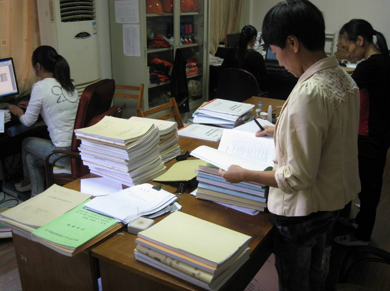 大学|大学“最可怜”四大专业,工作累还工资低,最重要是还容易被辞退