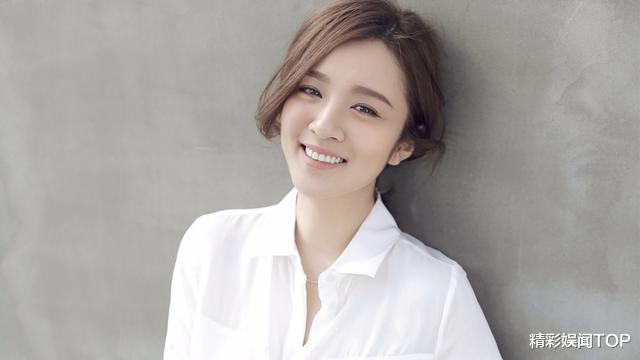 张嘉益|她被称为“最放得开女演员”，能把胡歌吻吐，能和张嘉译吻上百次